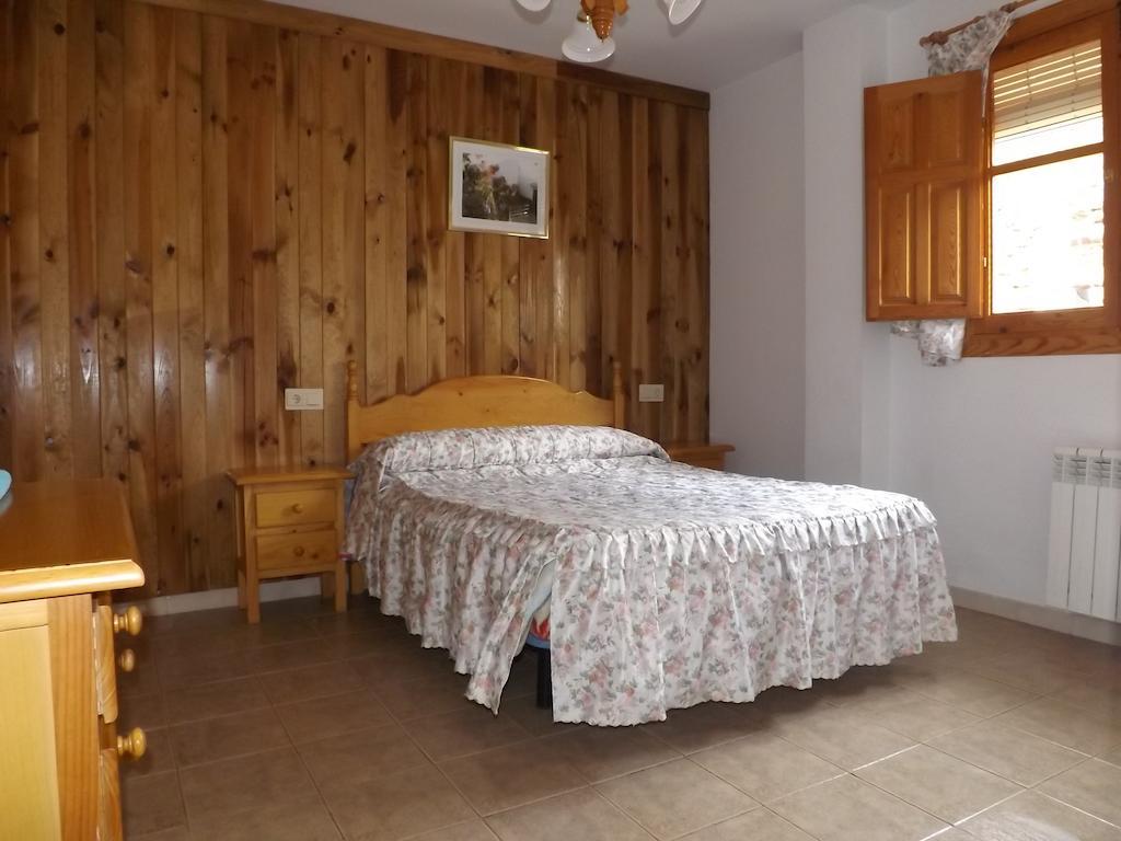 אלפוחארה דה לה סיירה Alojamiento Rural Mirador Del Avellano חדר תמונה
